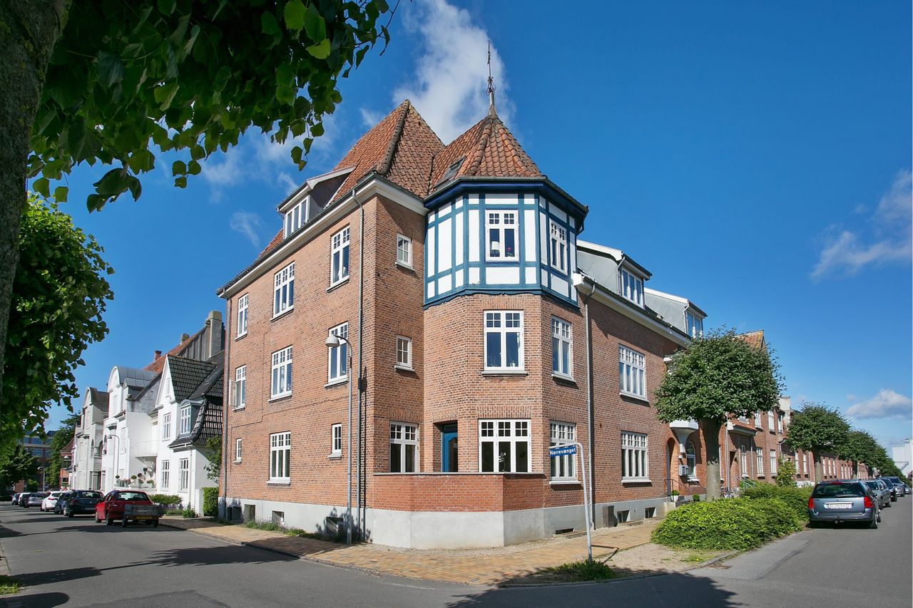 image 01